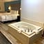 La Quinta Inn & Suites by Wyndham Oklahoma City North - Quail Springs