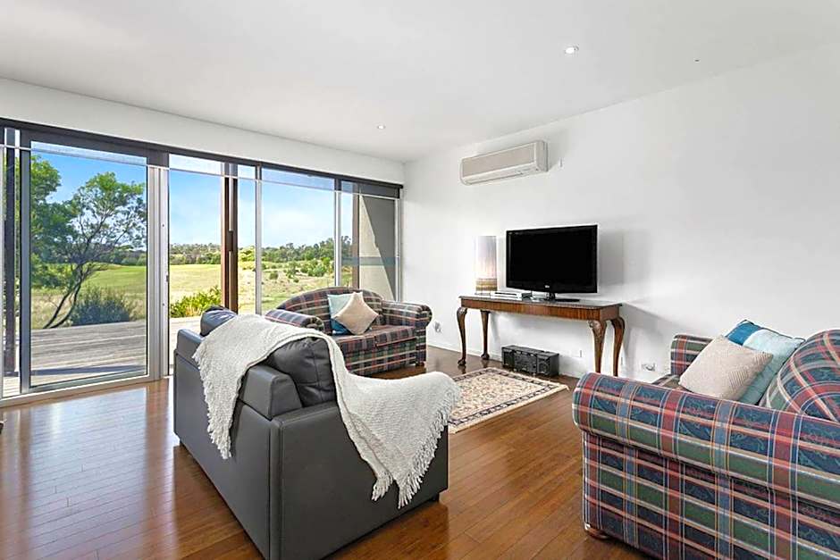 DREW Golfers Delight close to St Andrews Beach