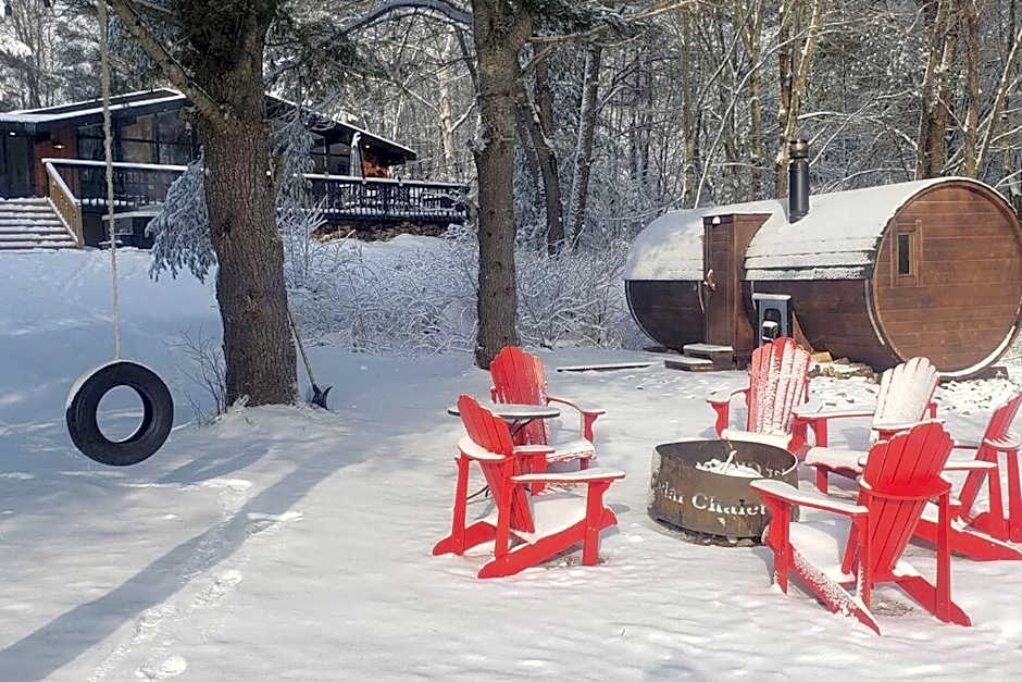 Red Cedar Chalet on Brady Lake