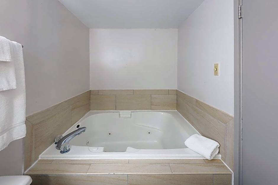 Holiday Inn Express Bensalem By IHG