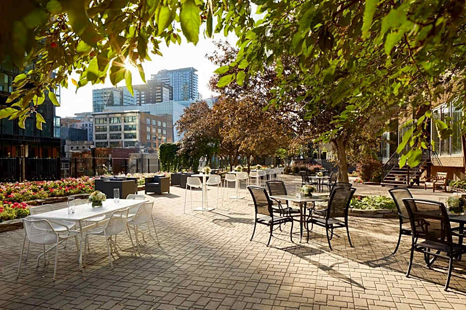 DoubleTree by Hilton Montreal