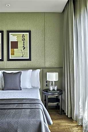 One-Bedroom King Suite