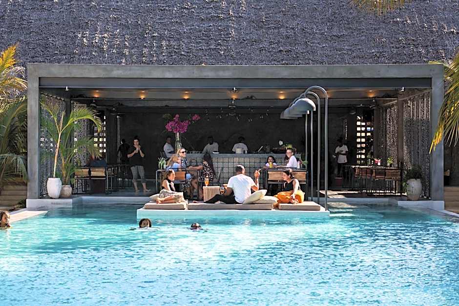 Casa Beach Hotel "Casa Del Mar"