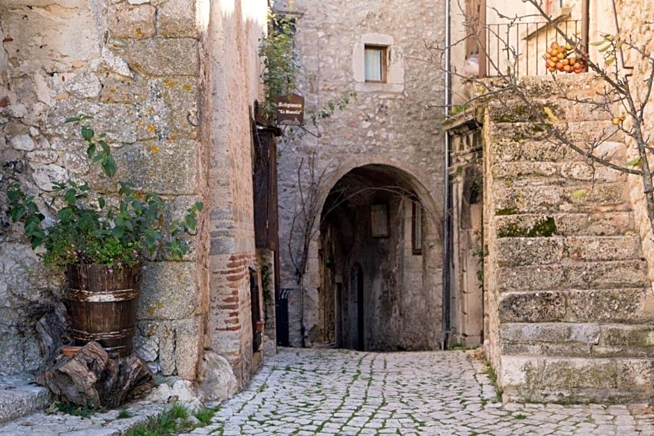 La Bifora e Le Lune Vico sotto gli archi 5