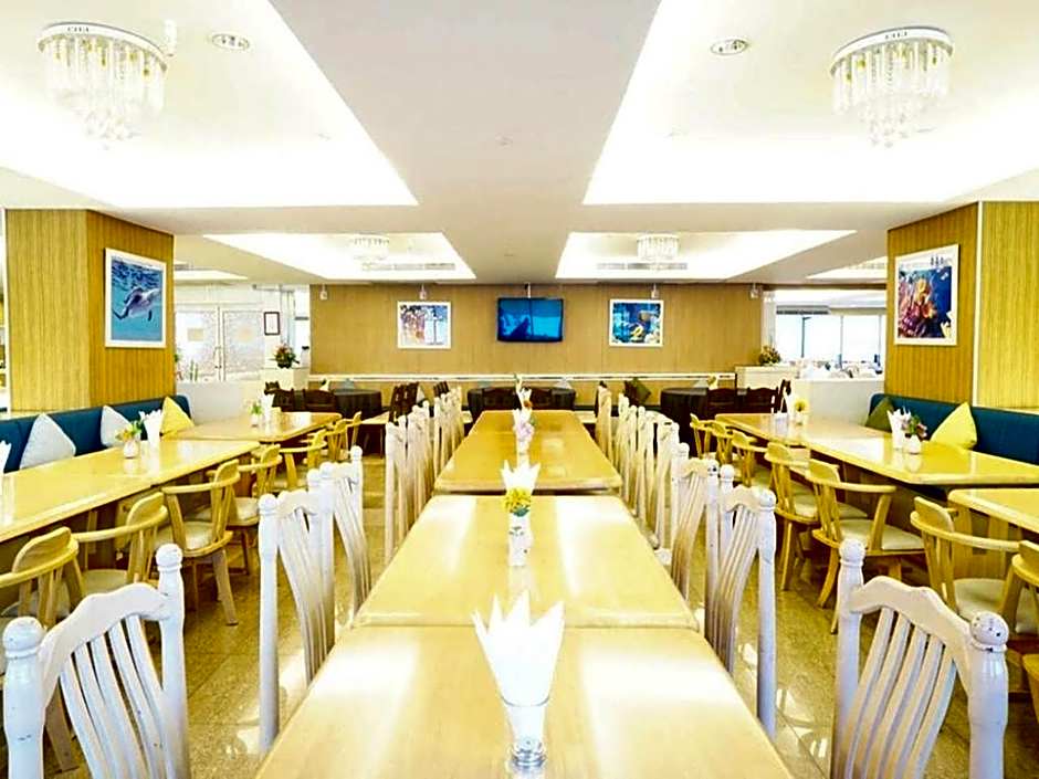 Bay Hotel Srinakarin