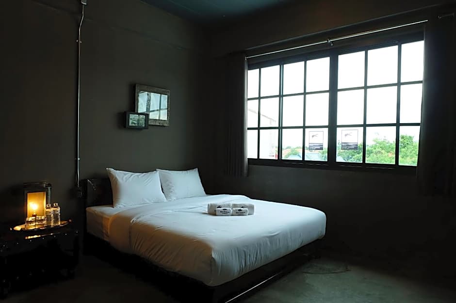 Rider Bedroom Hostel & Cafe