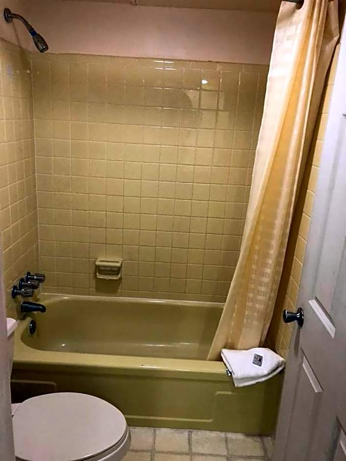 Scottish Inn and Suites Perry