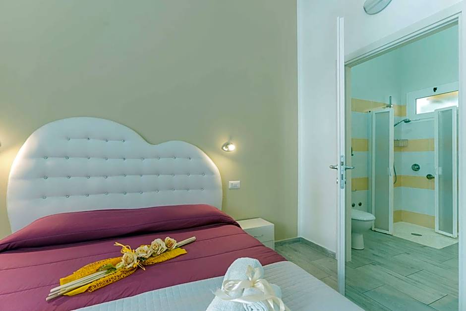 Photo 1 of 24 of 1 Double Bed or 2 Beds