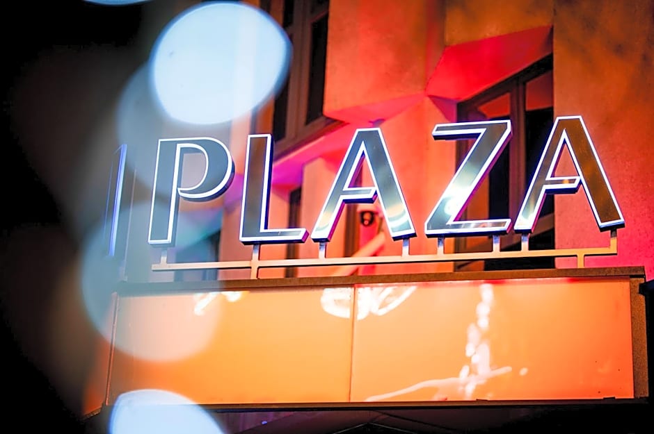 Plaza V Hotel