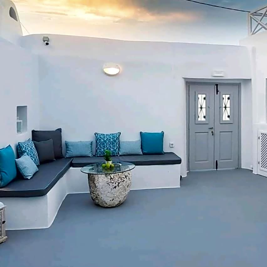 Golden Stone Santorini Suites