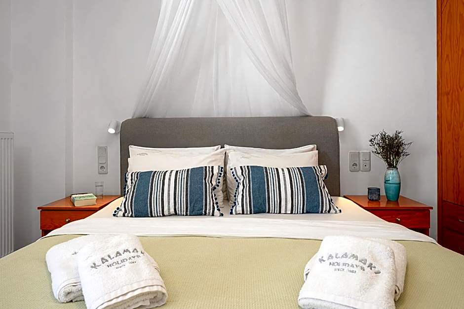 Finikas Studios & Apartments - Kalamaki Holidays