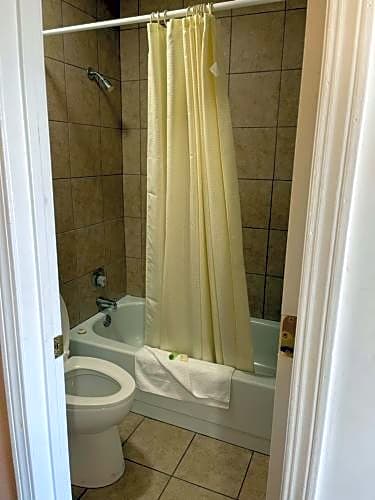 American Inn Council Bluffs – Council Bluffs, IA