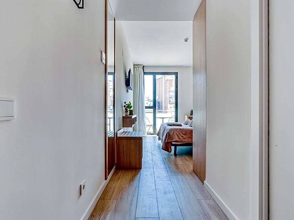 limehome Barcelona Carrer de Besalú 82