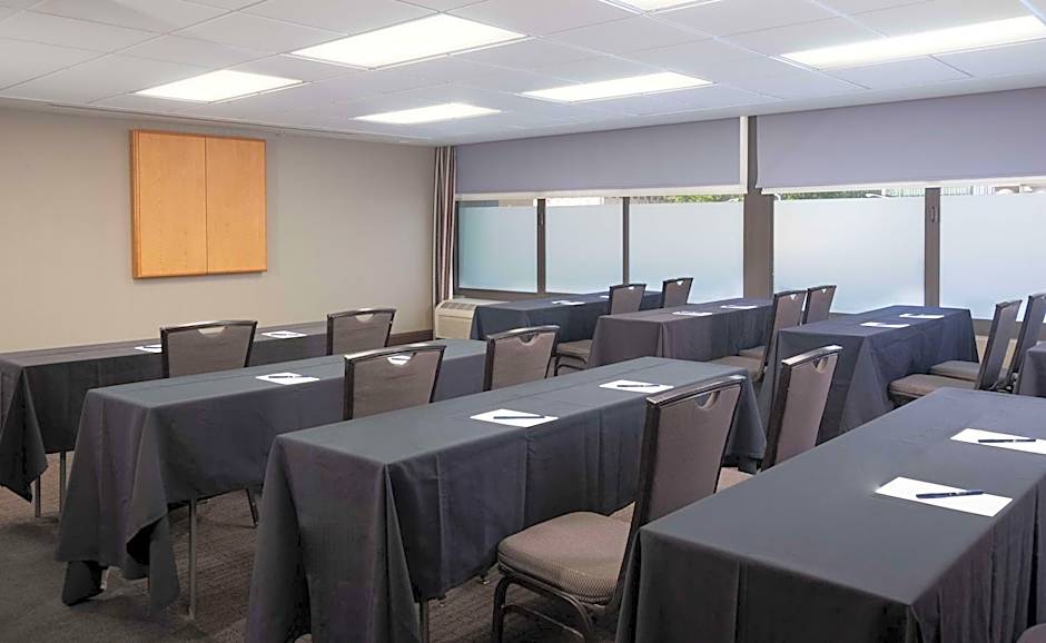 DoubleTree by Hilton Hotel Cleveland Downtown - Lakeside