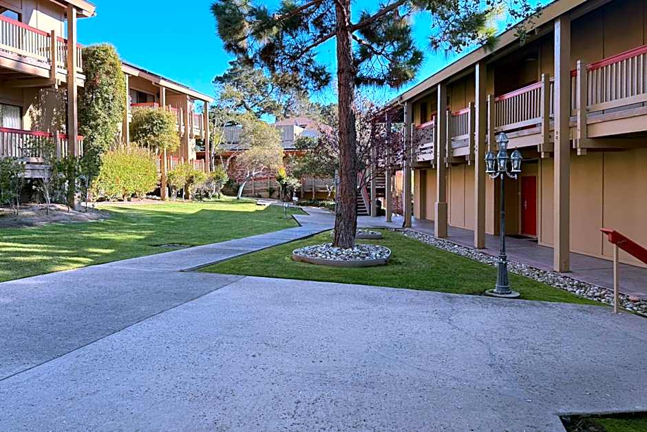 Comfort Inn Monterey Peninsula Airport