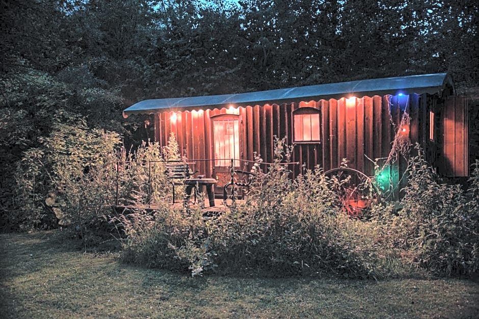 Les Cabanes Des Marais