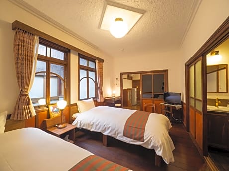 Twin Room with Shared Bathroom