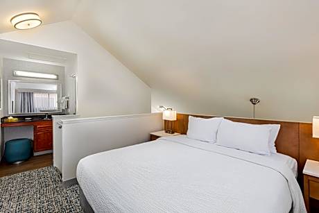 Bi-Level Loft Suite
