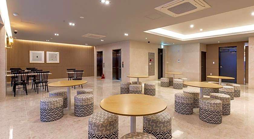 Brown-Dot Hotel Deokcheon