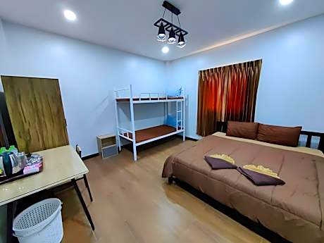 Family Room for 10 People