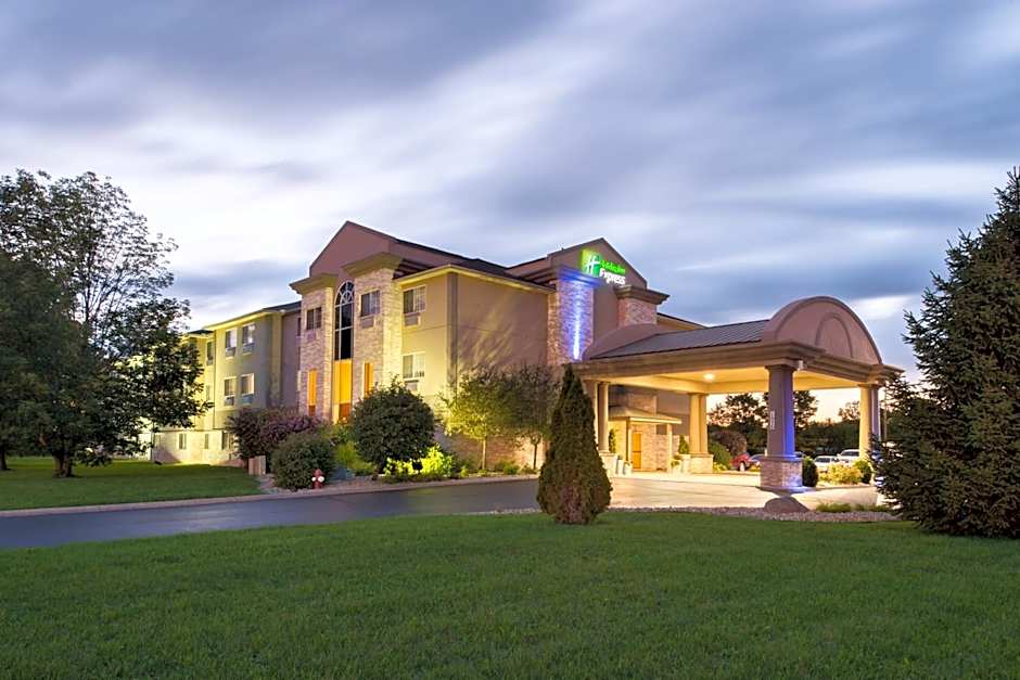 Holiday Inn Express & Suites Bucyrus by IHG