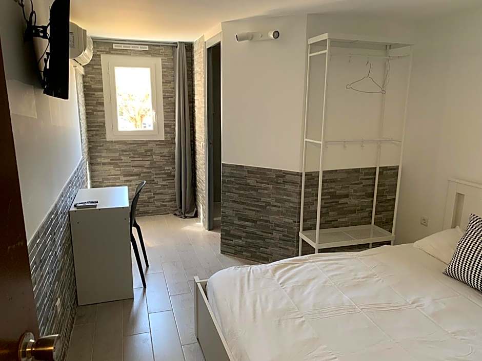 Aix Hotel