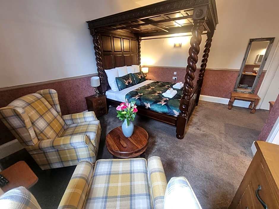 Roy Bridge Hotel