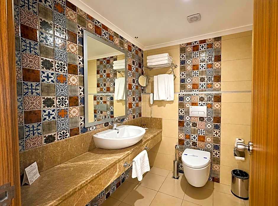 Blue Wave Suite Hotel