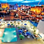 Ultimate Las Vegas Getaway One Bedroom Suite with Balcony, Kitchen, Gym, Pool & Free Parking