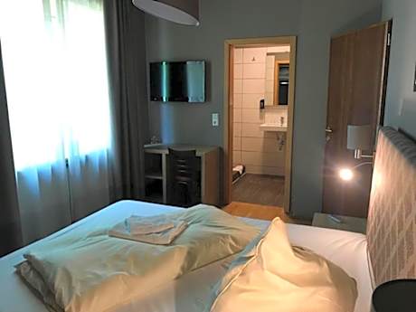 Economy Quadruple Room - Annex