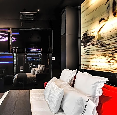 Penthouse Studio