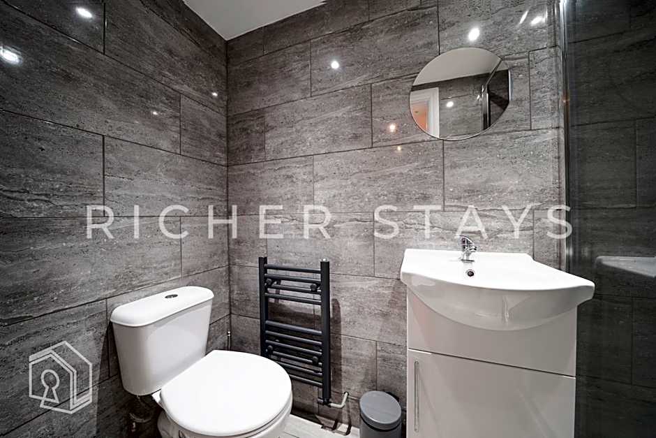 Hackney Suites - En-suite rooms & amenities