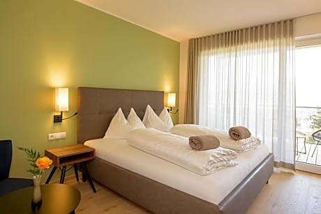 Junior Suite with Pool View