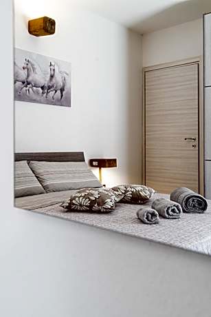 Deluxe Room (2 Adults + 1 Child)
