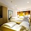Caravel Hotel