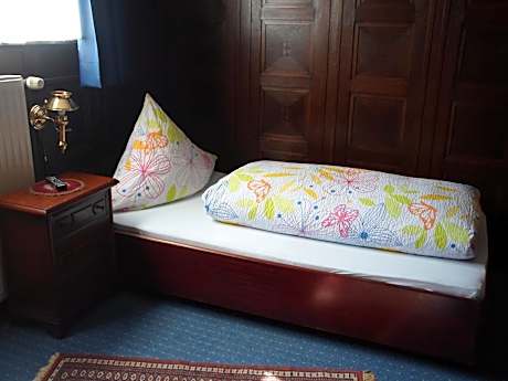 Single Room with Private External Bathroom