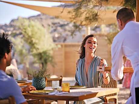 Myconian Sunrise Relais & Chateaux Hotel