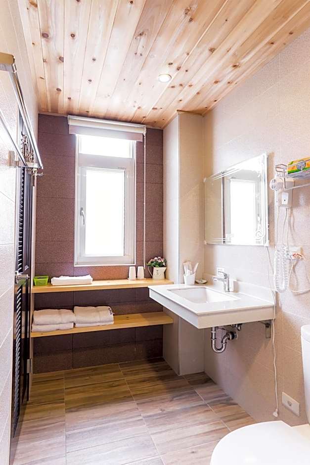 Books & Woods Bed and Breakfast