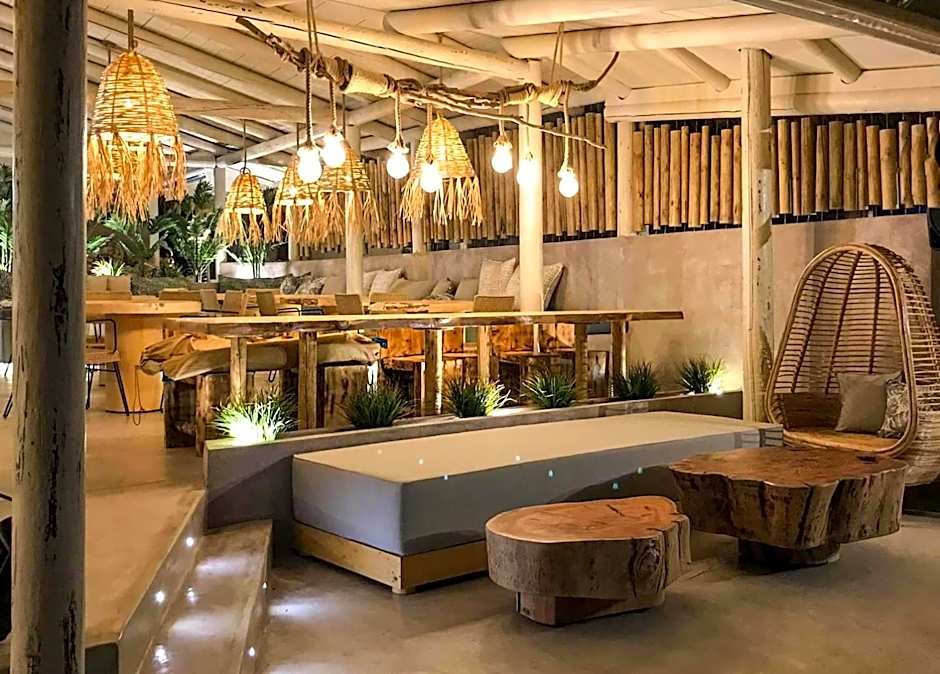 Cubaneros Holiday Inn