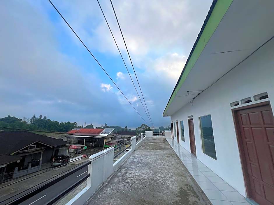 RedDoorz Syariah at Jalan Dieng 4