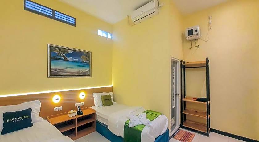 Urbanview Hotel Sakura Kampung Inggris Pare by RedDoorz