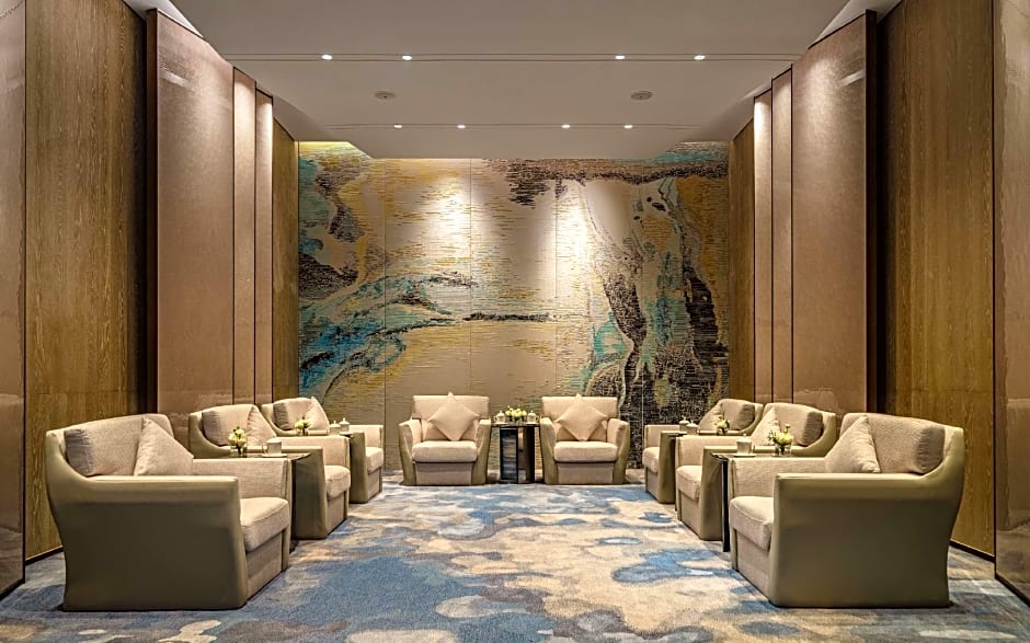 Hilton Shenzhen World Exhibition & Convention Center （Qianhai Snow World）