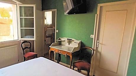 Queen Room