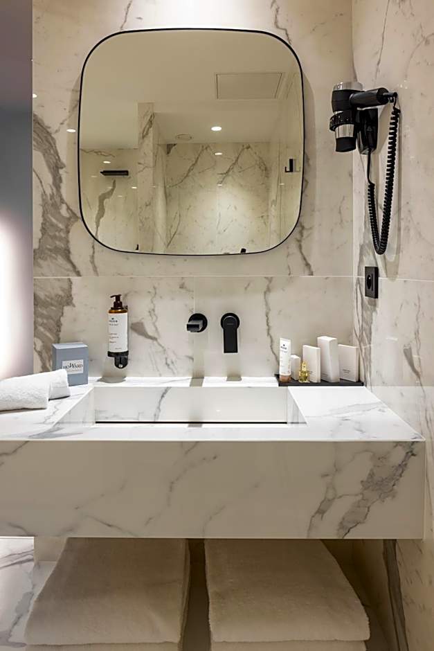 Howard sur Seine - Asnieres Paris La Defense