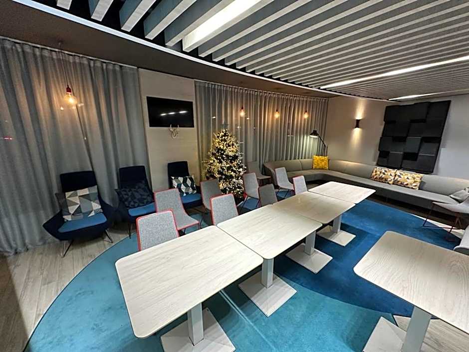 Holiday Inn Express Paris - Velizy By IHG