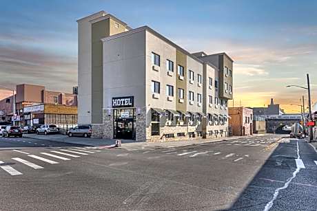 Hotel Pergola Jamaica JFK