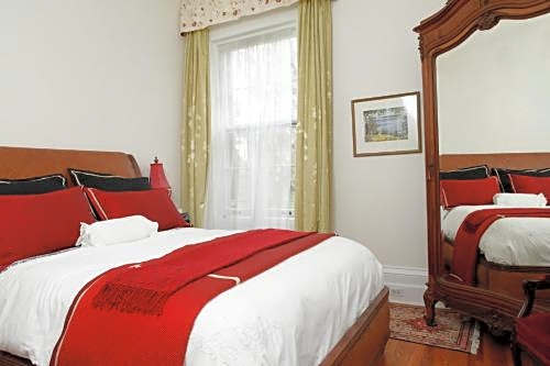 Photo 1 of 5 of Queen Room
