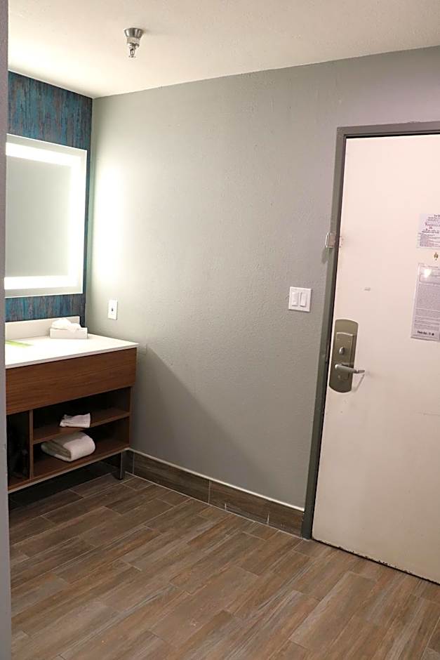 La Quinta Inn & Suites by Wyndham Chicago Gurnee