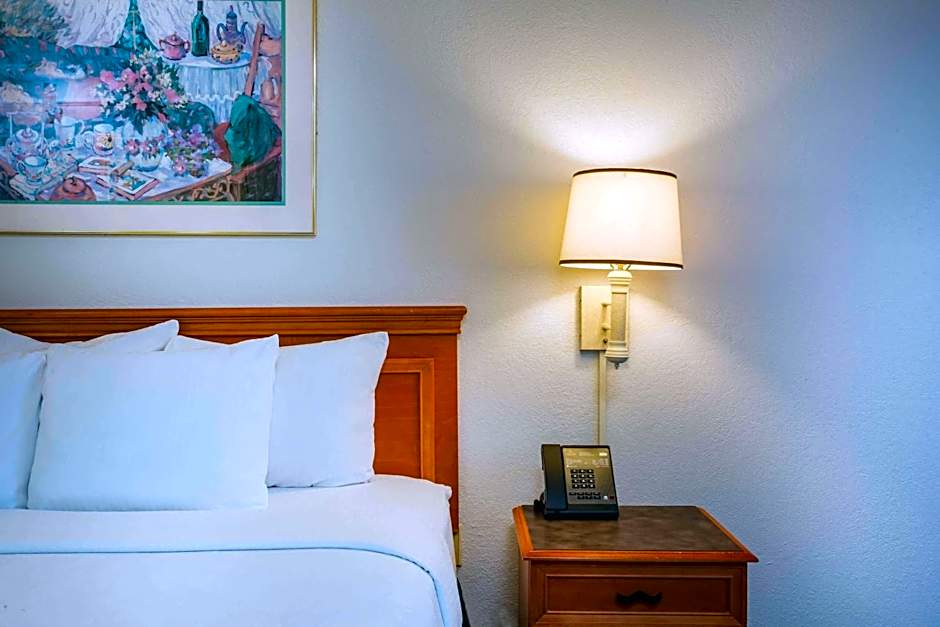 La Quinta Inn & Suites by Wyndham Norfolk Virginia Beach