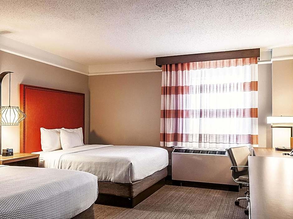 La Quinta Inn & Suites by Wyndham New Orleans Downtown
